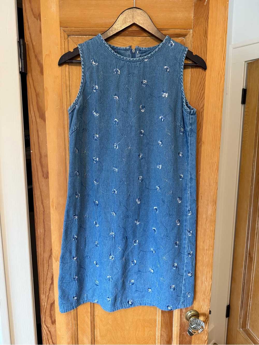 Vintage Falls Creek Light Blue Embroidered Denim Shift Dress 90s 100% cotton